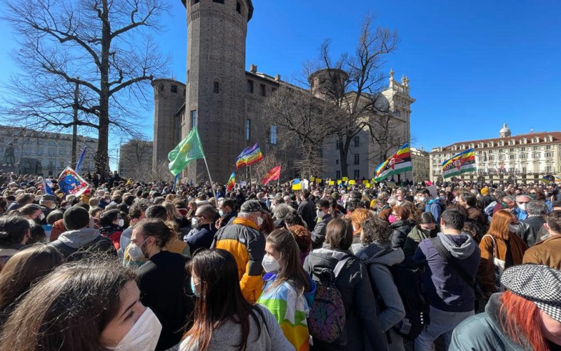 LE FOTO DELLA MANIFESTAZIONE PER LA PACE A TORINO